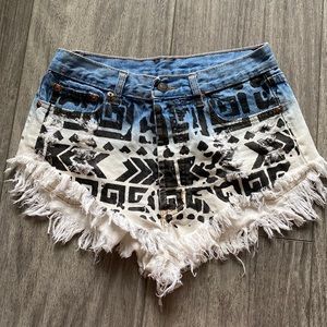 Fun high waisted Aztec distressed shorts from signature 8, size small.